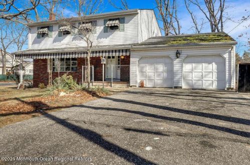 1475 Fernwood Ave, Lakewood, NJ 08701-1727
