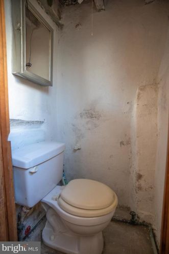 2203 Bucknell St, Philadelphia PA  19145-3212 exterior