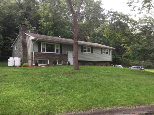 3 Arnold Dr, Woodstock, NY 12498-1702