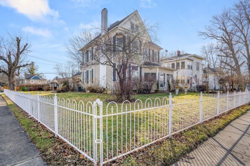 176 High St, London, OH 43140-1261