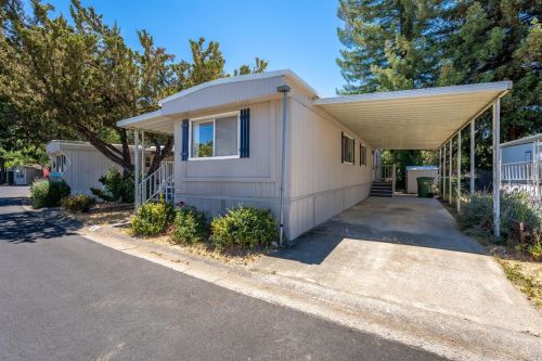 700 Gobbi St, Ukiah CA  95482-6200 exterior