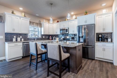 112 White Deer Way, Carlisle PA  17013-7600 exterior