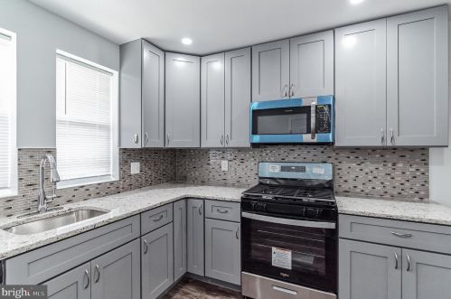 5908 Chew Ave, Philadelphia PA  19138-1514 exterior