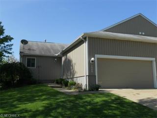 1526 Iris Glen Dr, Twinsburg, OH 44087-1000