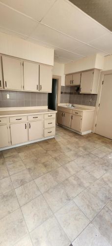 1110 18 St, Milwaukee WI 53233-1131 exterior