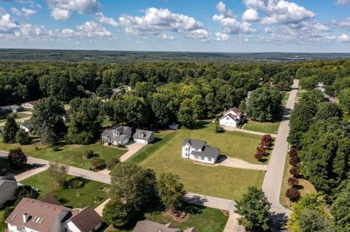 2572 Jerry Ln, Hermitage, PA 16148-6050