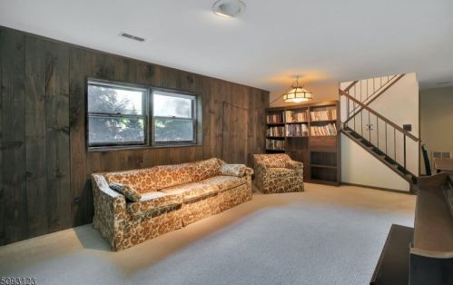 6 Dl Rd, Greystone Park NJ  07950-3303 exterior