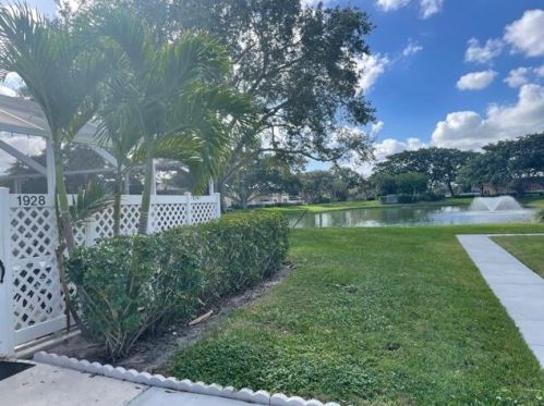 1928 Hartford Ct, West Palm Beach, FL 33409-7522