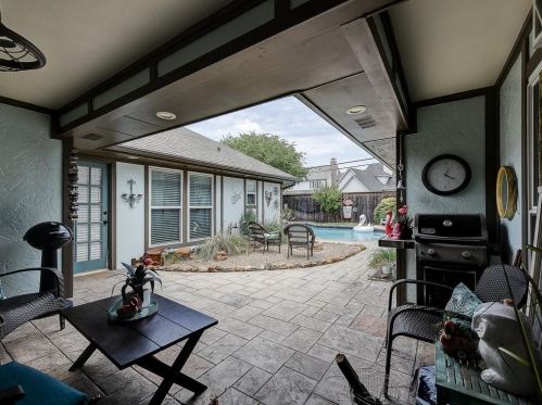 1218 Huntington Dr, Richardson TX  75080-2929 exterior