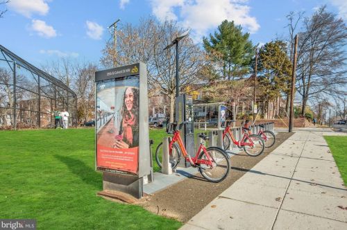 2400 41st St, Washington DC  20007-4940 exterior