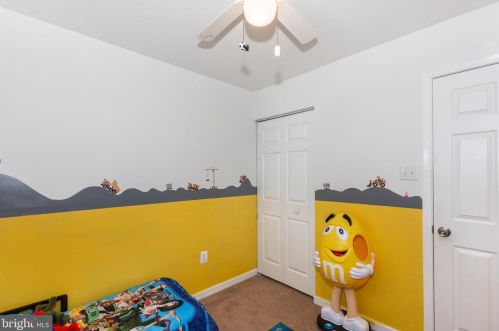 137 Apple Grove Ln, Littlestown PA  17340-1159 exterior