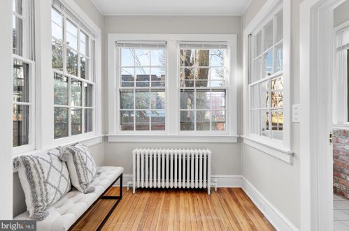 124 6 St, Washington DC 20002-2215 exterior