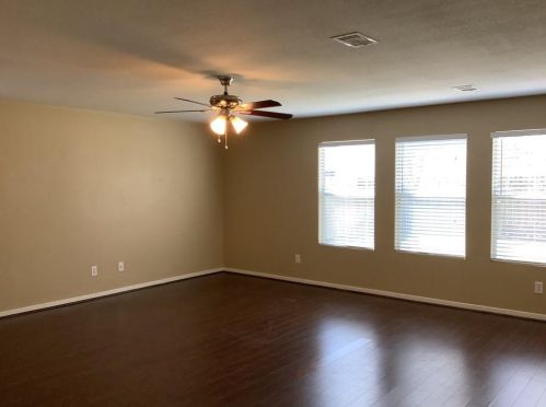 16964 Wren Hill St, Conroe TX  77385-3774 exterior