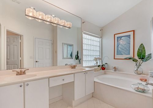 231 Canterbury Dr, West Palm Beach FL  33418-7178 exterior