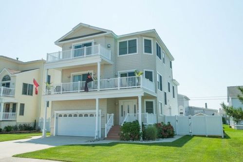 104 20th St, Brigantine City NJ  08203-2030 exterior