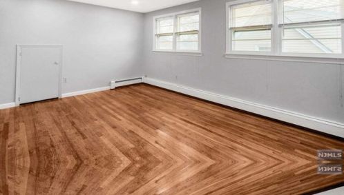 491 James St, N Milford NJ  07646-1023 exterior