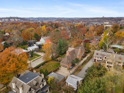 5734 Woodland Rd, Pittsburgh PA  15232-2818 exterior