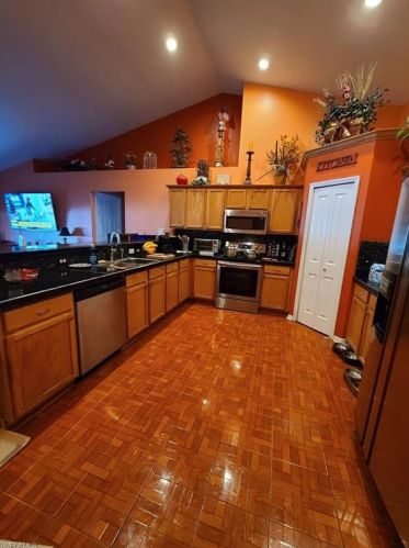 4105 10th Ave, Cape Coral, FL 33904-5323