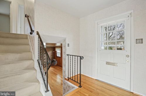 6106 Rivanna Dr, Springfield VA  22150-1338 exterior