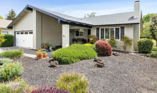 437 Twin Lakes Cir, Santa Rosa, CA 95409-6448