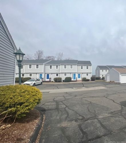 54 Mallard Cv, East Hampton CT  06424-1046 exterior