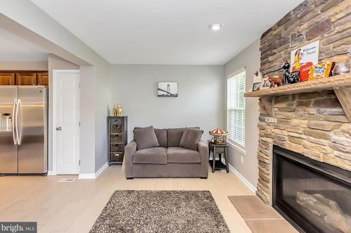 254 Tall Trees Cir, Downingtown, PA 19335-5372