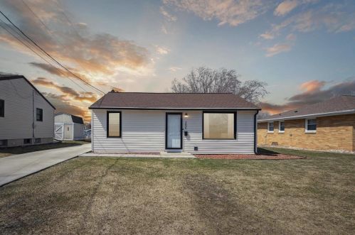 206 Locust St, Green Bay, WI 54303-1929
