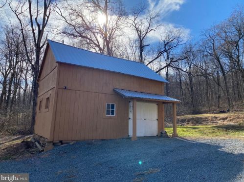 13413 Mountain Rd, Lovettsville VA  20180-2816 exterior