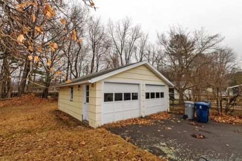 30 Hardwood Rd, Plainville, CT 06062-1210