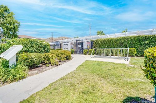 28121 Robin Ave, Santa Clarita CA  91350-2050 exterior