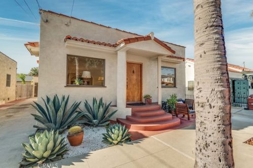 335 Roswell Ave, Long Beach, CA 90814-2830