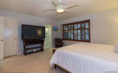 172 Santa Maria Ct, Vista CA  92083-5823 exterior