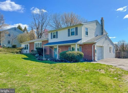 156 Cloverly Dr, Southampton, PA 18954-1906