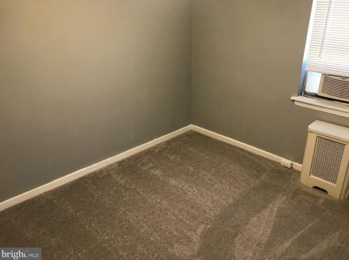 251 Grand Ave, Camden, NJ 08105-2151