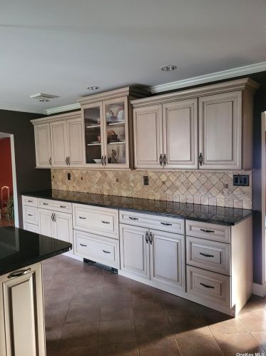 54 Oleeta Rd, Mount Sinai NY  11766-2507 exterior