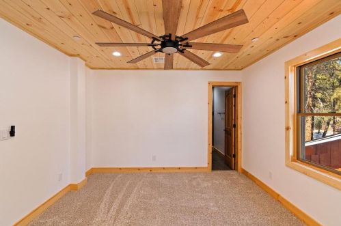 305 North Shore Dr, Big Bear City CA  92314-9792 exterior