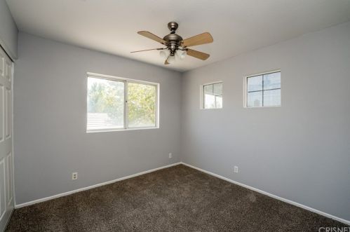 43234 Vineyard Dr, Lancaster CA  93535-4920 exterior