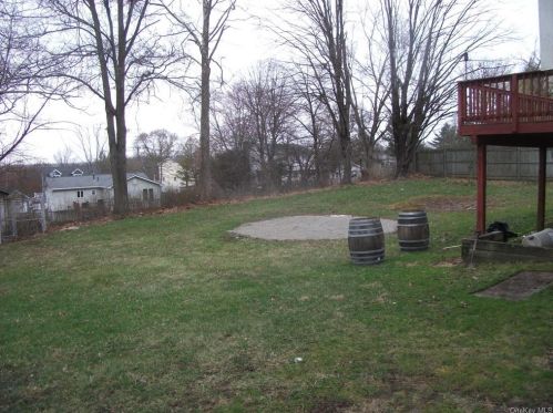 32 Surrey Rd, Chester, NY 10918-1109