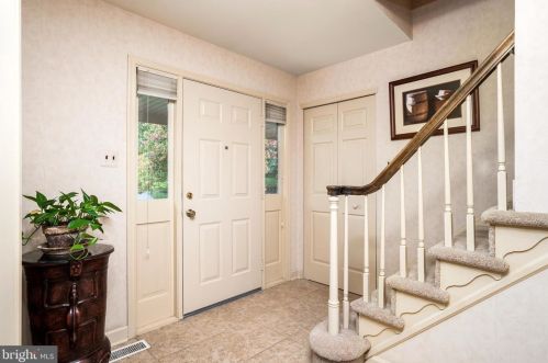 29 Winthrop Rd, Lawrence Township NJ  08648-1557 exterior