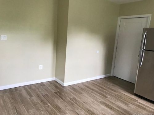 58 Cooke St, Waterbury CT  06710-2329 exterior