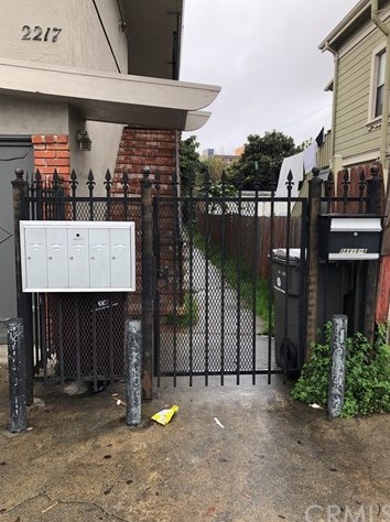 2217 Coolidge Ave, Oakland, CA 94601-3159