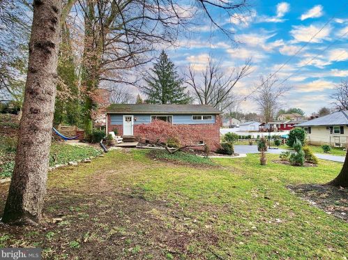 217 Chestnut St, Newtown Square, PA 19073-3305