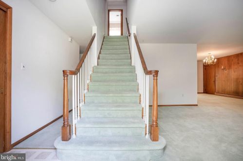 2202 Valley Ave, Wilmington, DE 19810-2511