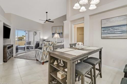 1117 Sweetwater Ln, Naples, FL 34110-4121
