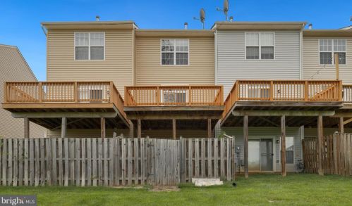 15739 John Diskin Cir, Woodbridge VA  22191-6551 exterior
