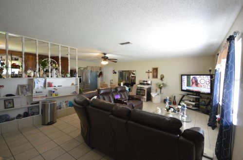 1726 Evergreen St, Ormond Beach FL  32174-7421 exterior