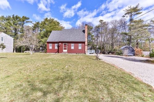 15 Jeannes Way, Sandwich, MA 02644-1116