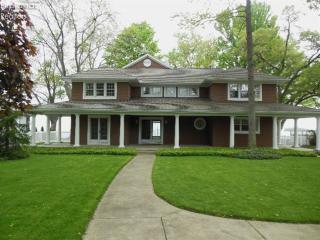 807 Superior Dr, Mitiwanga, OH 44839-1452