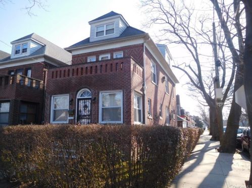 1160 Rhinelander Ave, Bronx, NY 10461-1849
