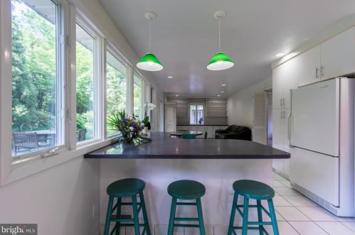 2861 Princeton Pike, Lawrence Township NJ  08648-3222 exterior